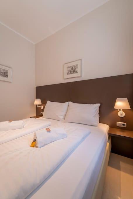 Apartment Josef's I Klaehrgasse I 04 Vienna